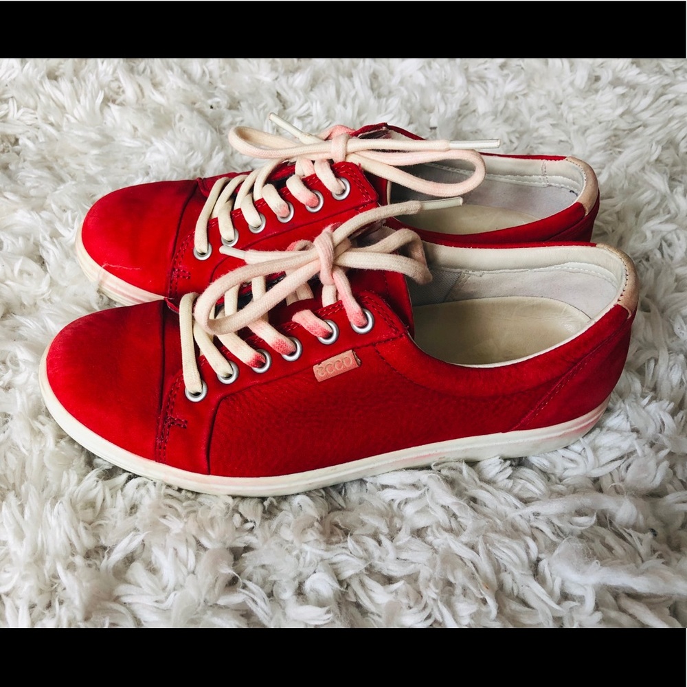 Ecco women’s soft sneakers sz 37